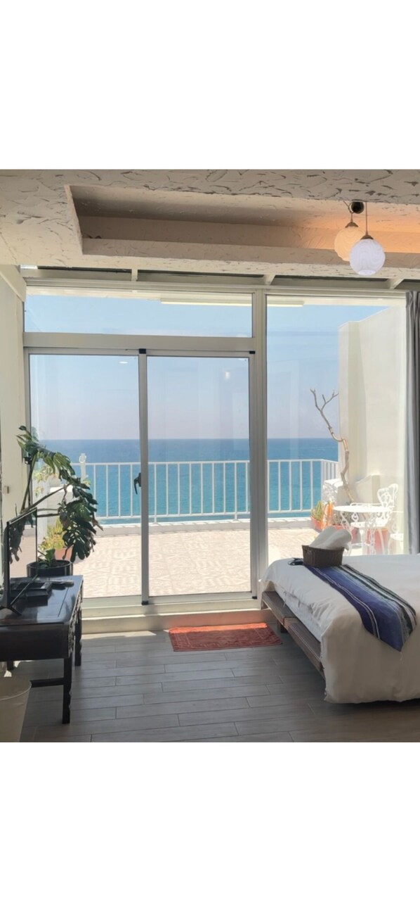 Habitación estándar doble, mirando al mar | Sistema de insonorización, wifi gratis, ropa de cama