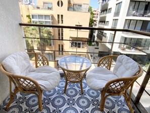 公寓, 1 间卧室, 阳台 (Nehemia St 20 Flat 15) | 办公桌、笔记本电脑工作区、隔音、熨斗/熨衣板