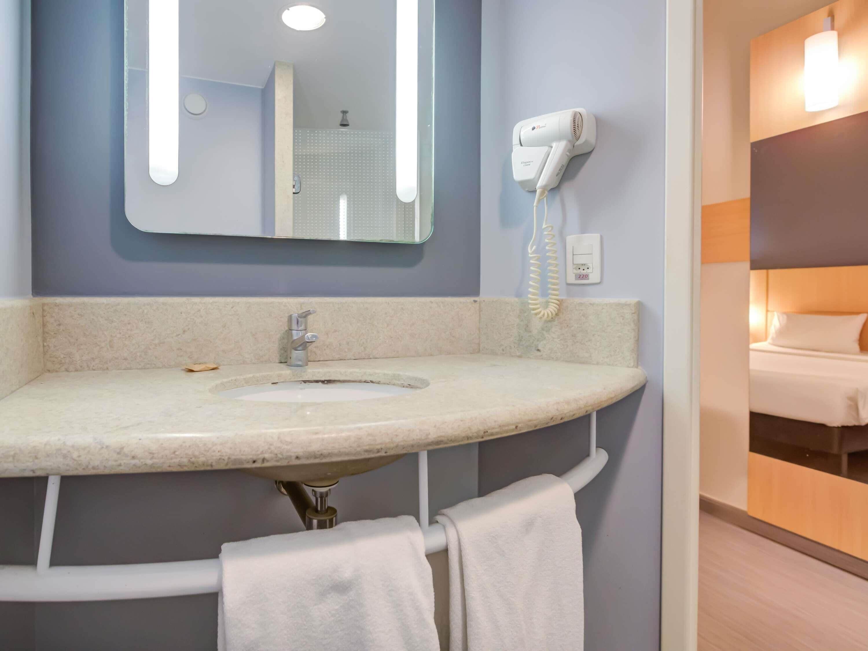 in-room safe, desk, laptop workspace, blackout curtains