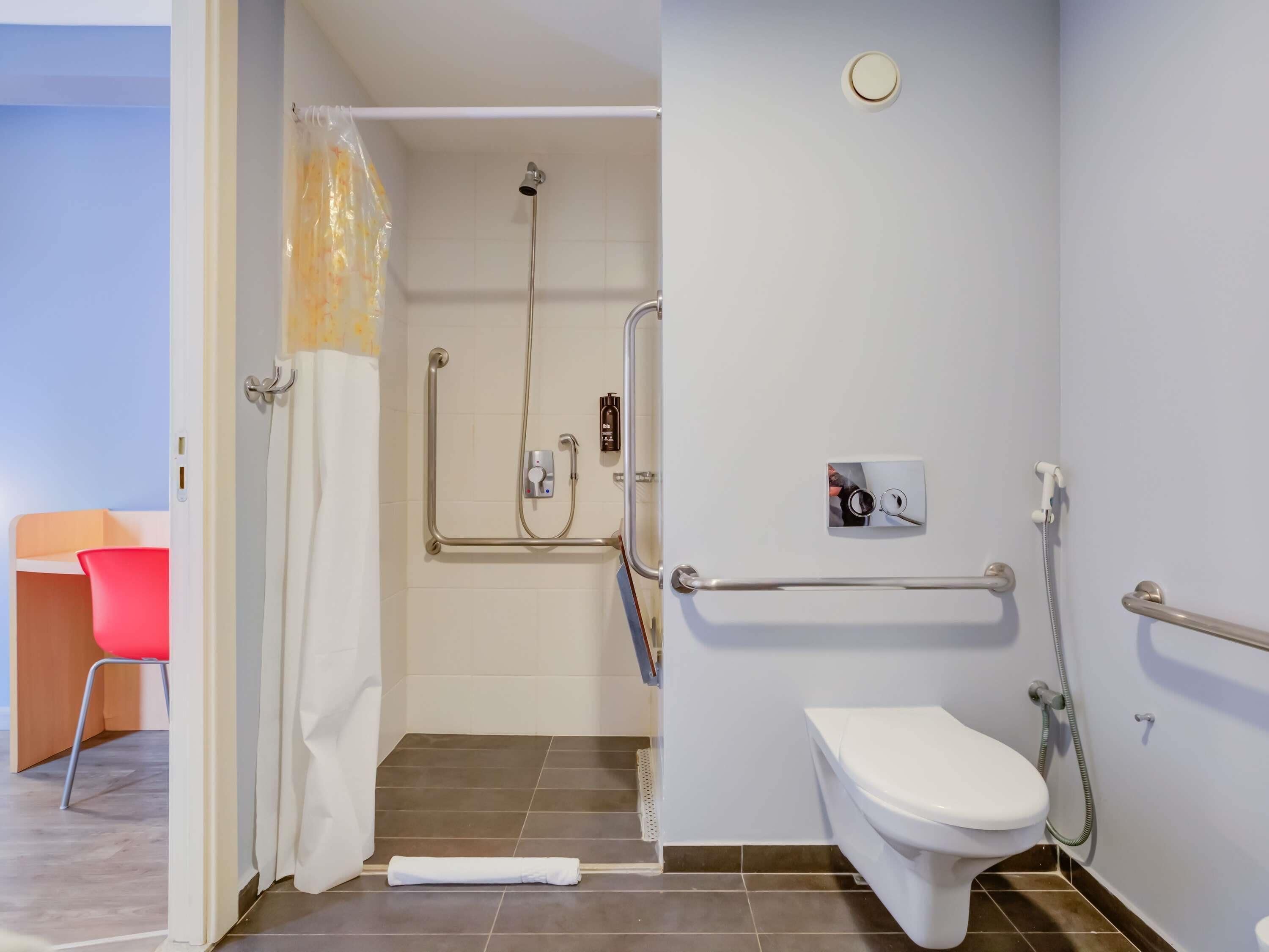 standard room, 1 double bed, accessible | in-room safe, desk, laptop workspace, blackout curtains