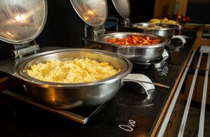 Daily buffet breakfast (BRL 53 per person)