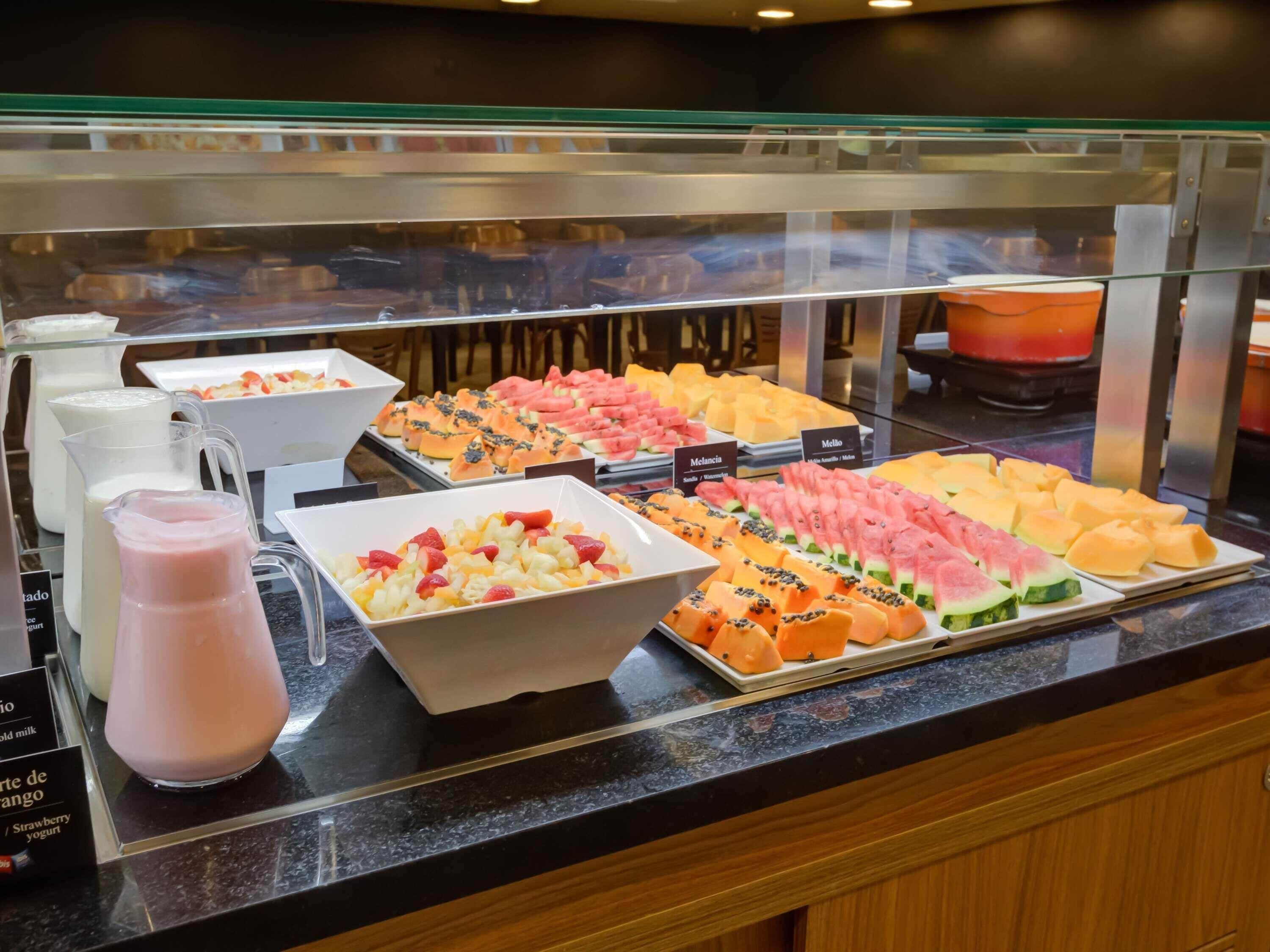 Petit déjeuner buffet servi tous les jours en supplément