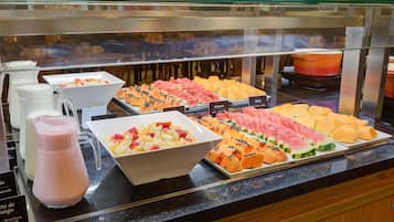 Petit déjeuner buffet servi tous les jours en supplément