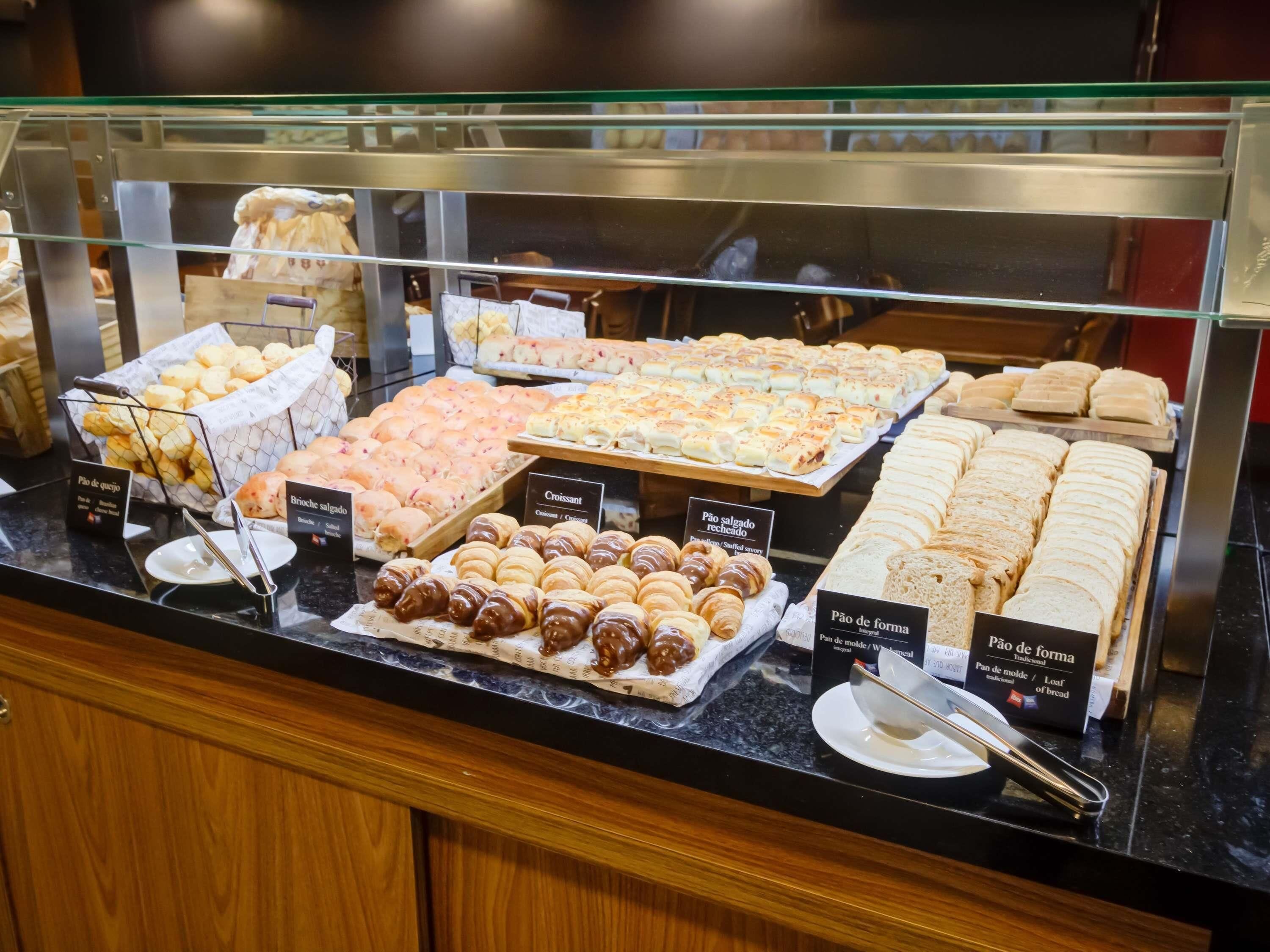 daily buffet breakfast (brl 53 per person)