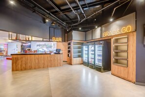 酒吧（店内）