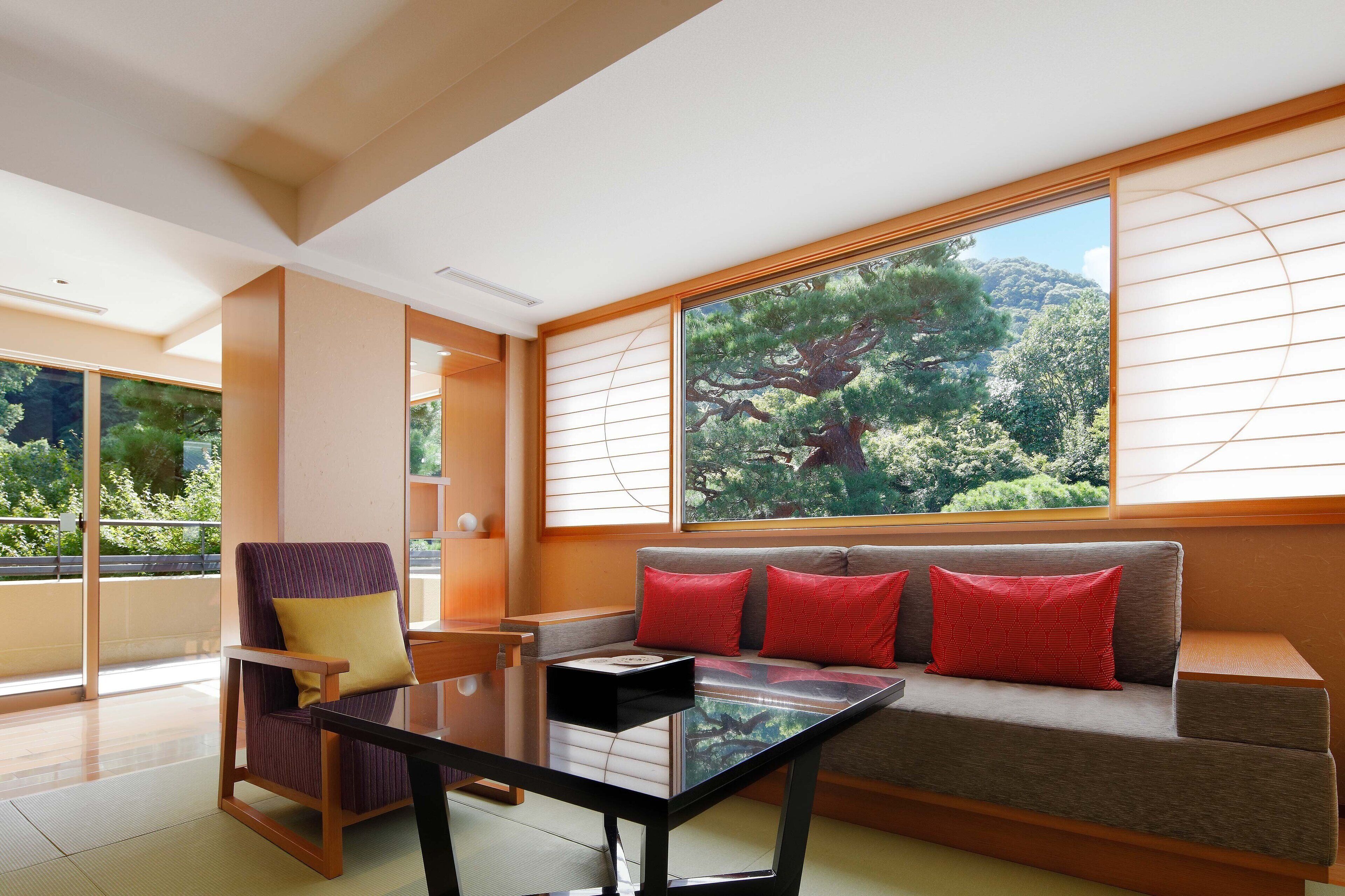 エグゼクティブ スイート 1 ベッドルーム (AKATOKITSUYU) | 羽毛の掛け布団、ミニバー、セーフティボックス (室内)、ベビーベッド (無料)