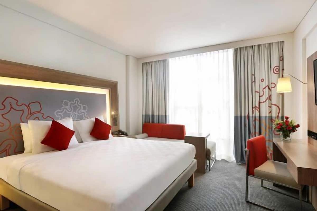 Minibar, in-room safe, desk, blackout drapes
