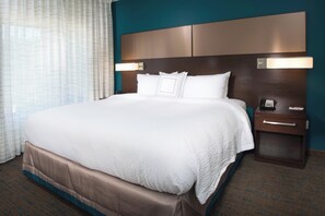 Premium bedding, desk, iron/ironing board, free cribs/infant beds - Residence Inn Augusta (Augusta)