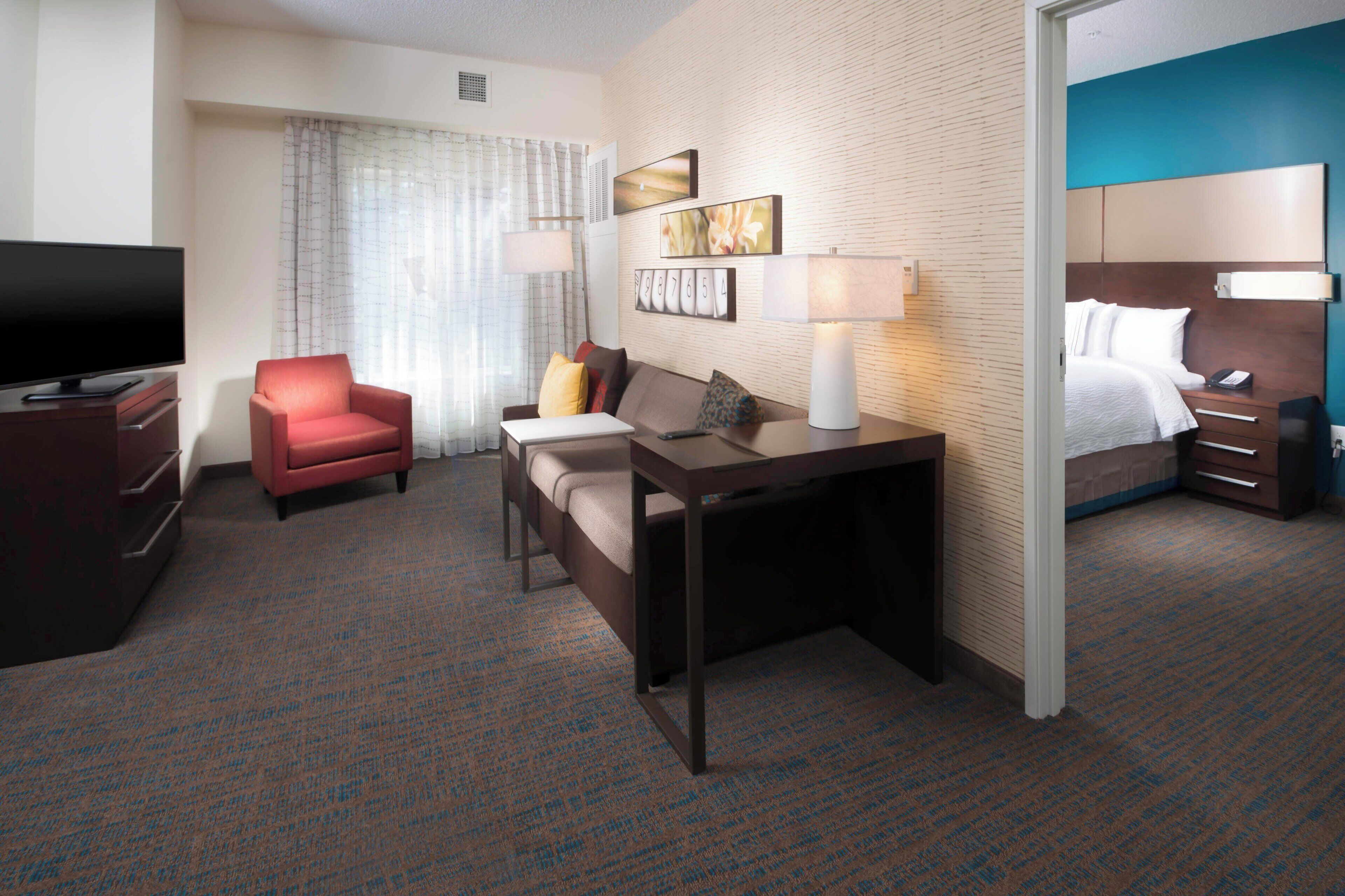 suite, 2 bedrooms | 1 bedroom, premium bedding, desk, iron/ironing board