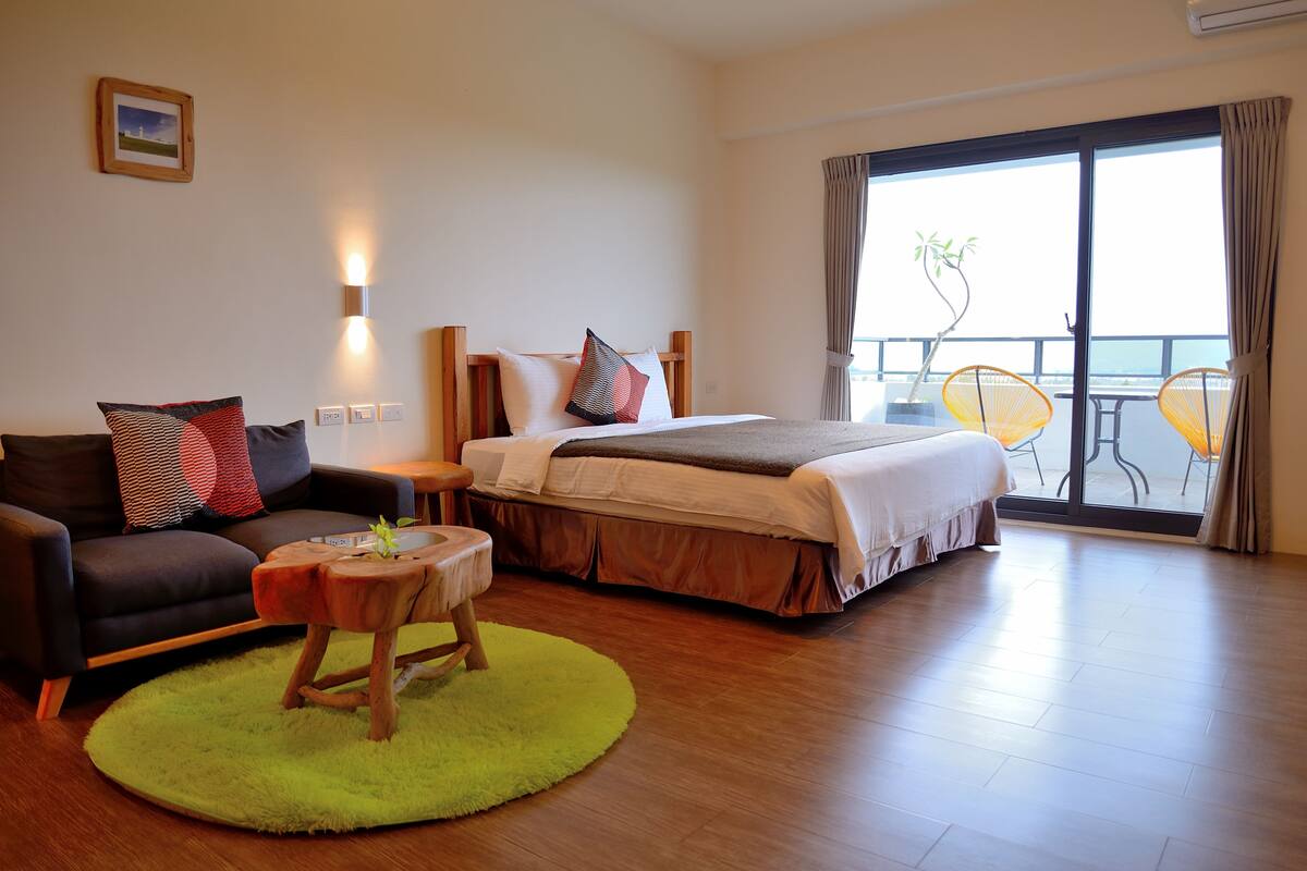 Kamar Double Superior, balkon | Seprai premium, selimut bulu angsa, dan bantalan ekstra lembut