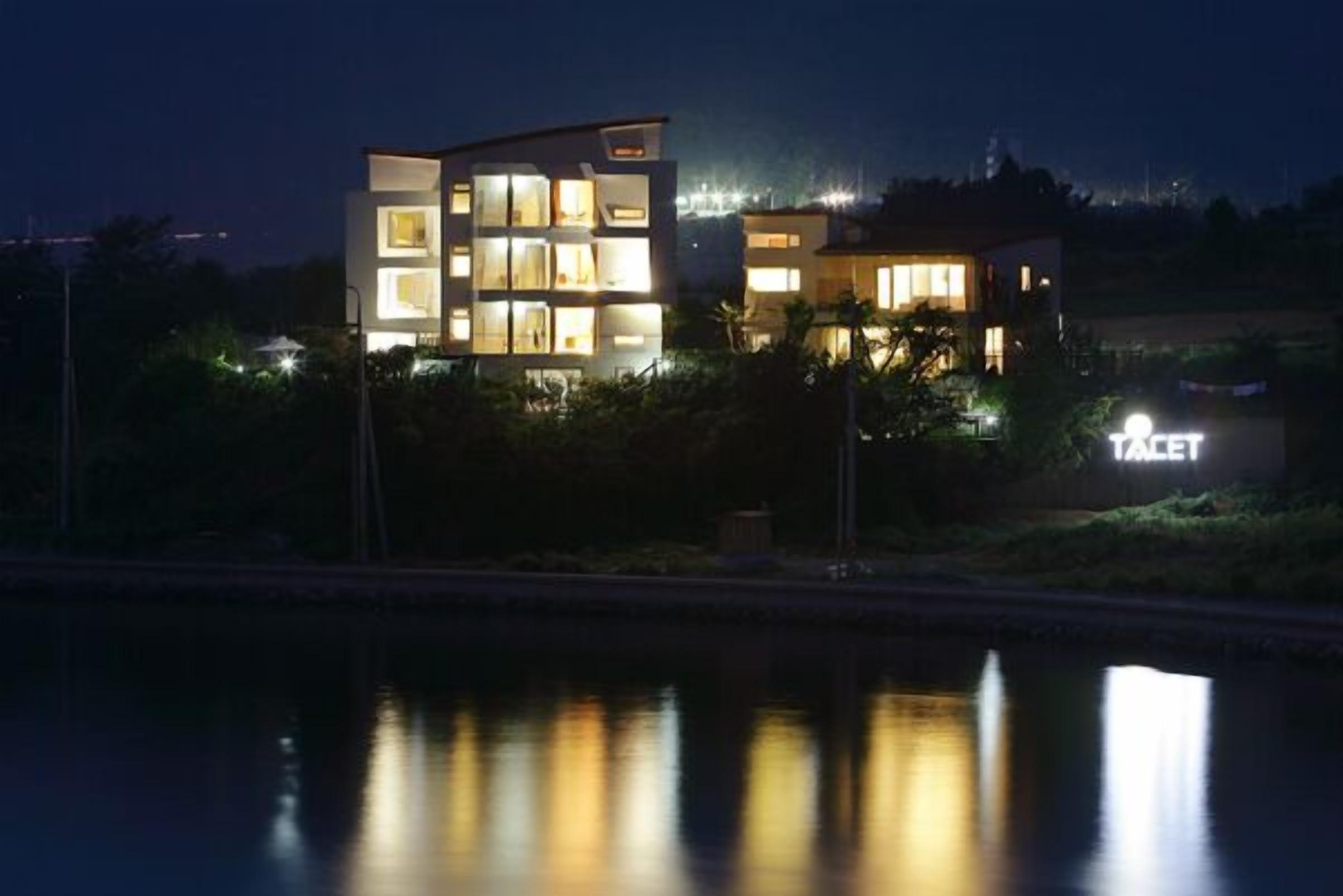 Fasade – kveld/natt