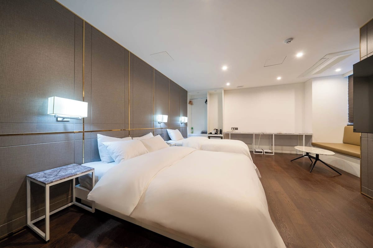 Habitación Premium con 2 camas individuales | 1 dormitorio, sistema de insonorización, wifi gratis