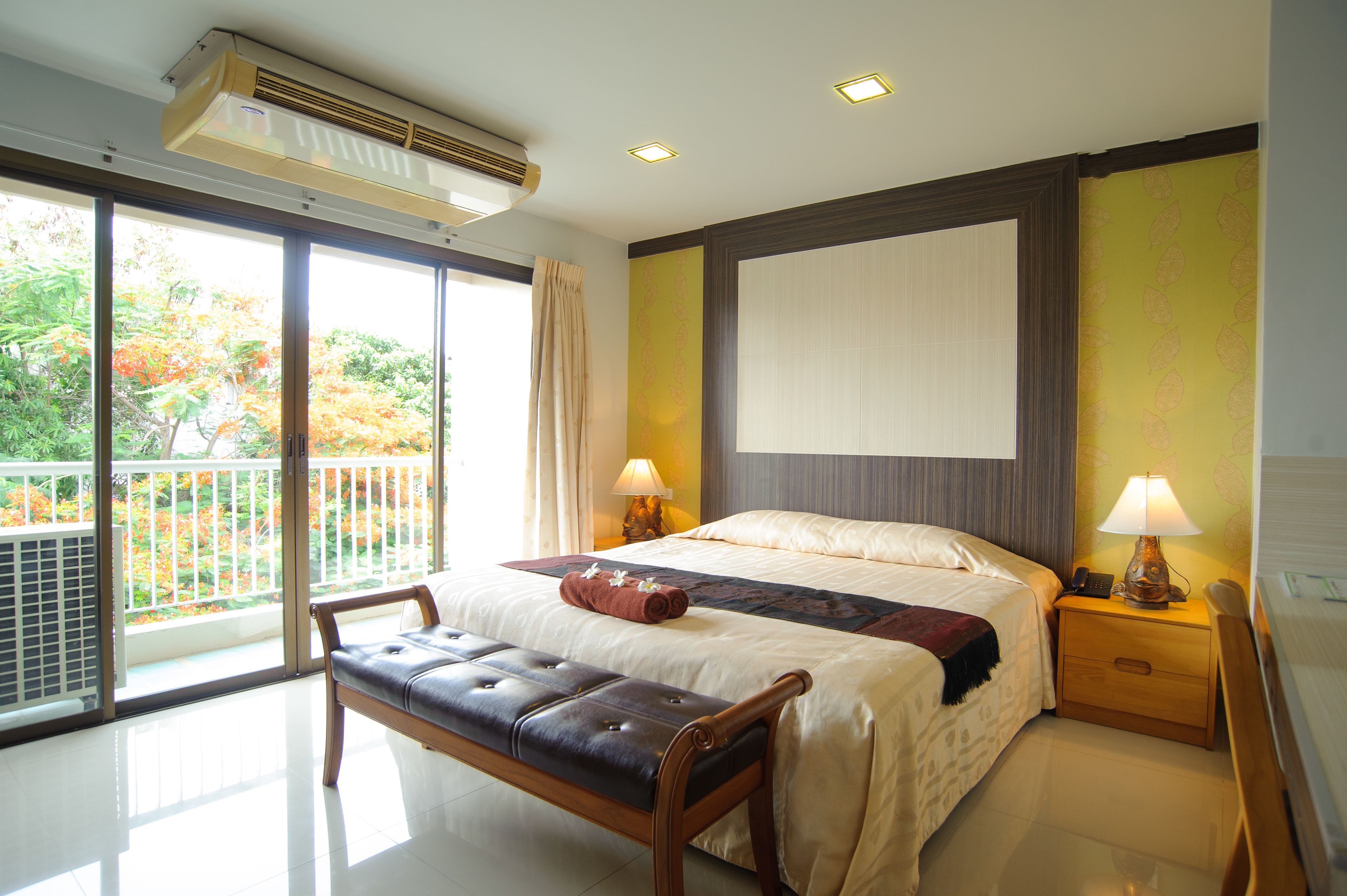 standard plus king bed | view from room