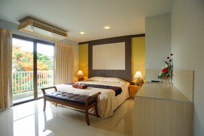 Standard Plus King Bed | In-room safe, free WiFi, bed sheets - Diamond City Place (Pattaya)