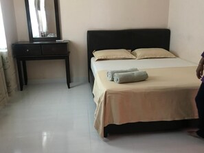 3 kamar tidur, setrika/meja setrika, dan Wi-Fi gratis