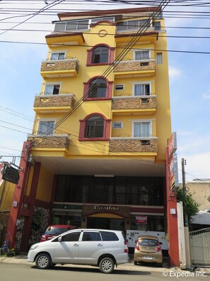 Fachada de la propiedad