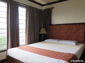 Suite | In-room safe, desk, blackout drapes, free WiFi - Las Casitas de Angela Hotel (Davao)
