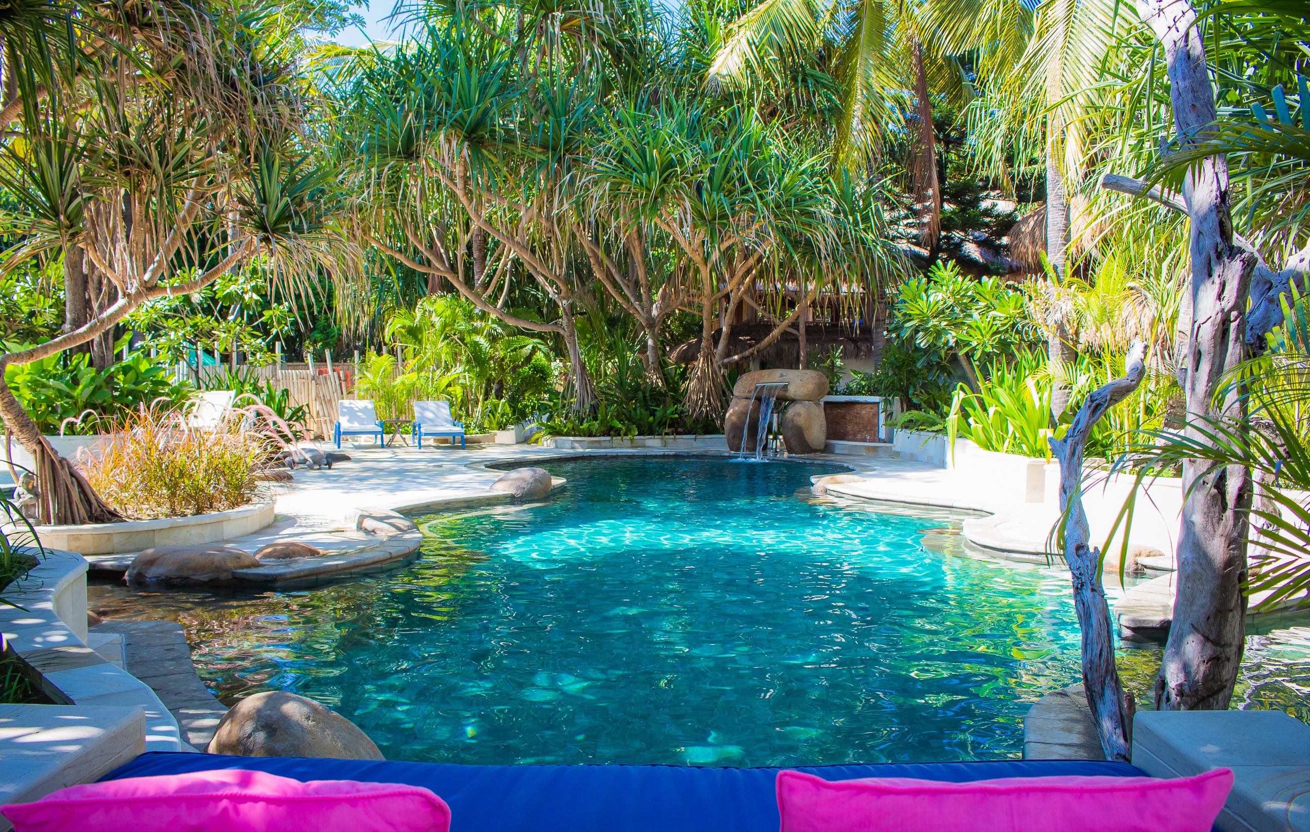 Outdoor pool, pool loungers