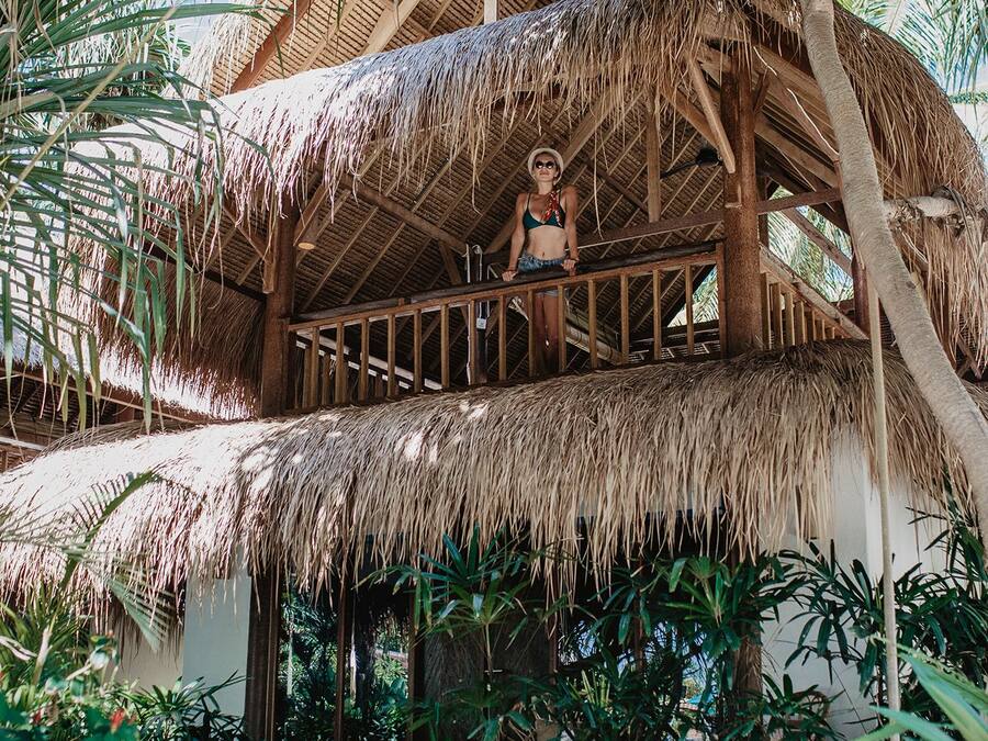 Suíte com design assinado, 1 quarto, vista para o jardim, ao lado da piscina | Vista para o resort