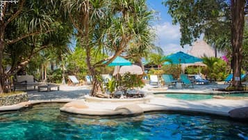 Outdoor pool, sun loungers