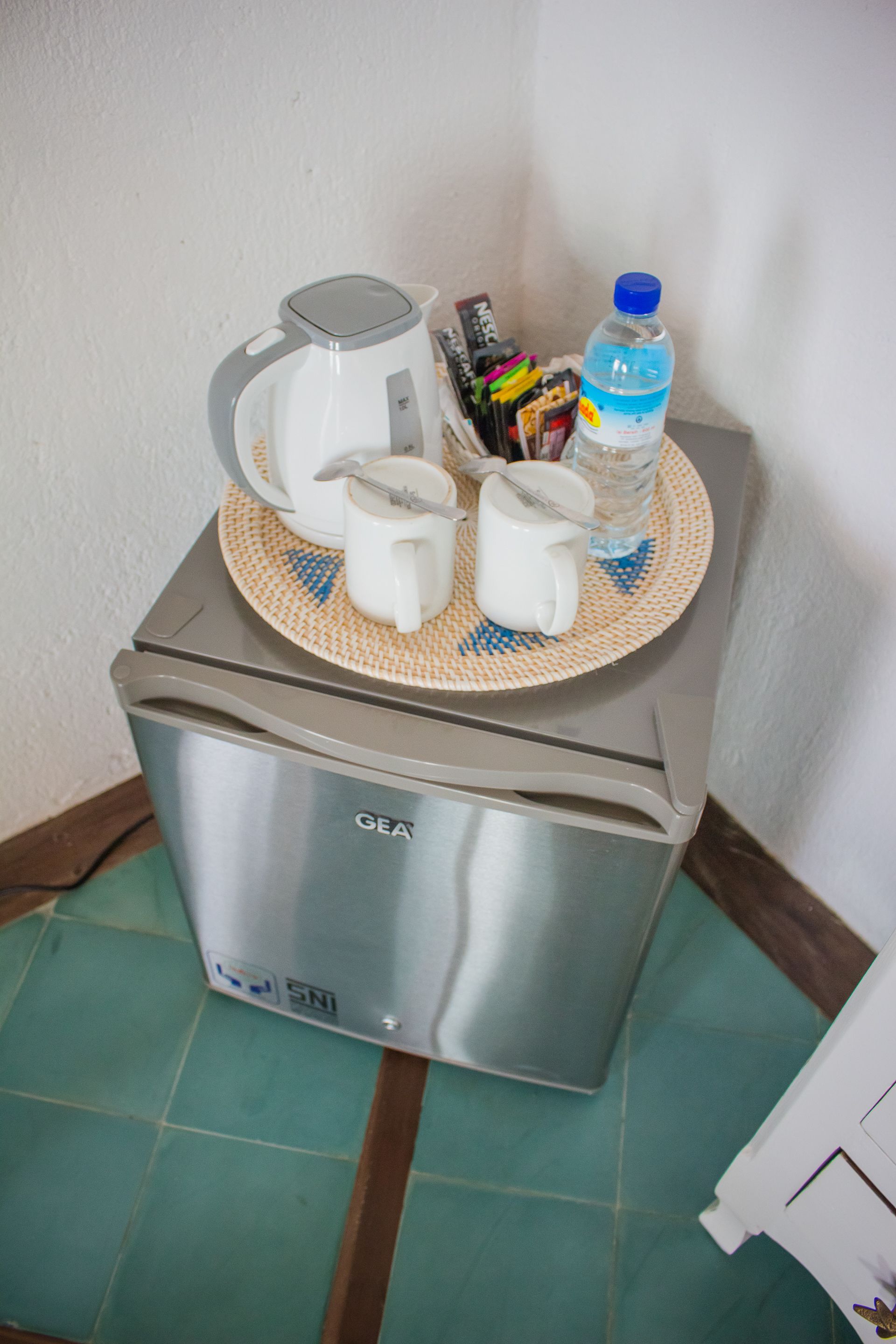 deluxe room | mini fridge