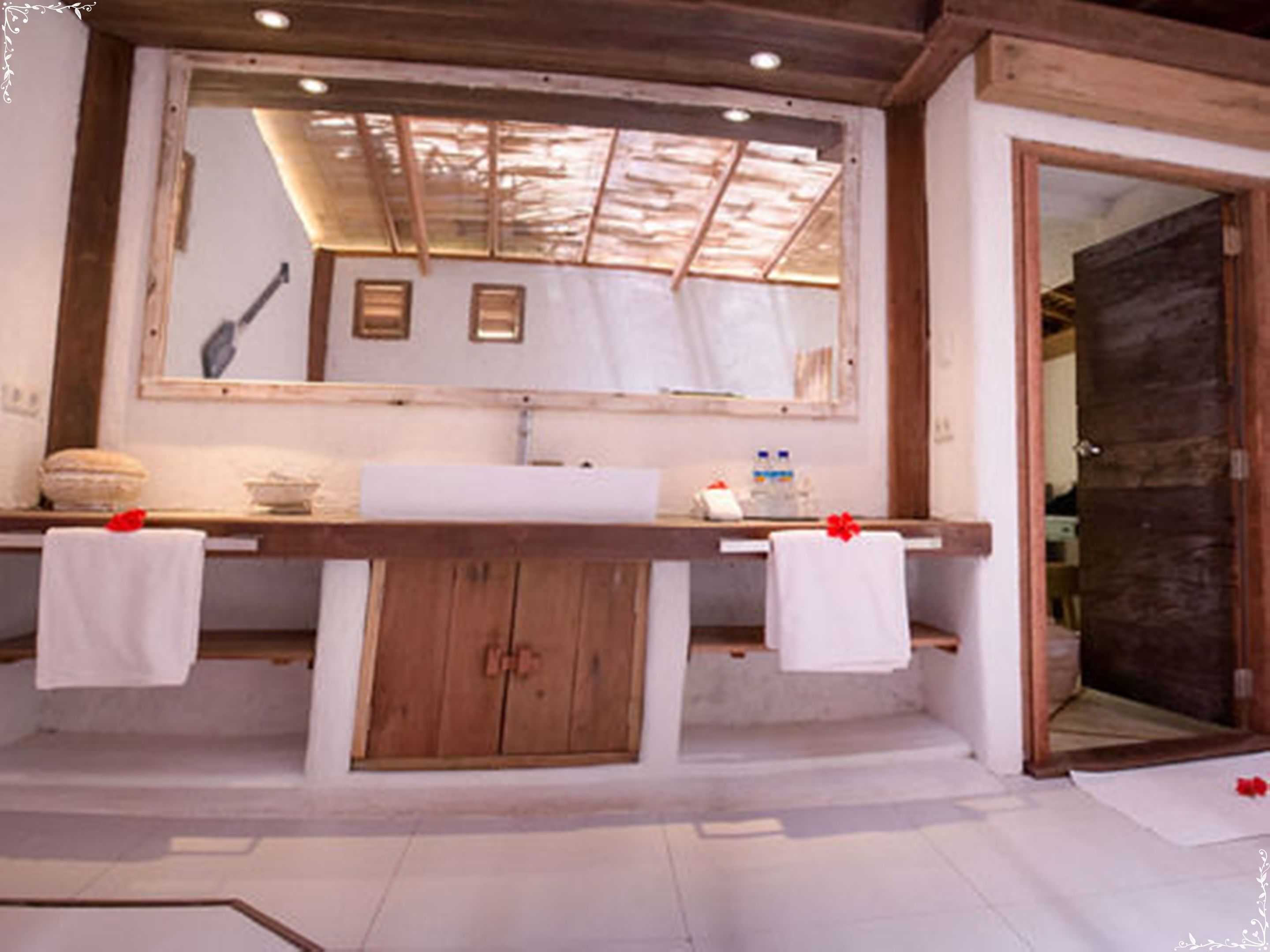 signature suite, 1 bedroom, garden view, poolside | bathroom | shower, designer toiletries, hair dryer, towels