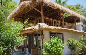 Suite Prestigio, 1 habitación, vista al jardín, junto a la alberca | Caja de seguridad en la habitación y escritorio 