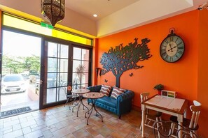Interior entrance - Summer Delight B&B (Hengchun)
