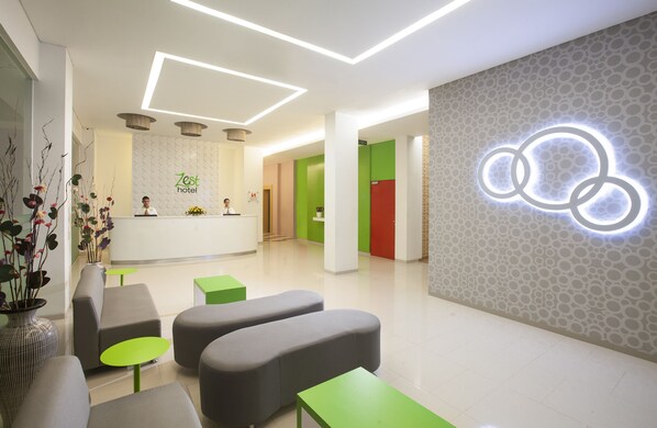 Lobby - Zest Hotel Yogyakarta (Yogyakarta)