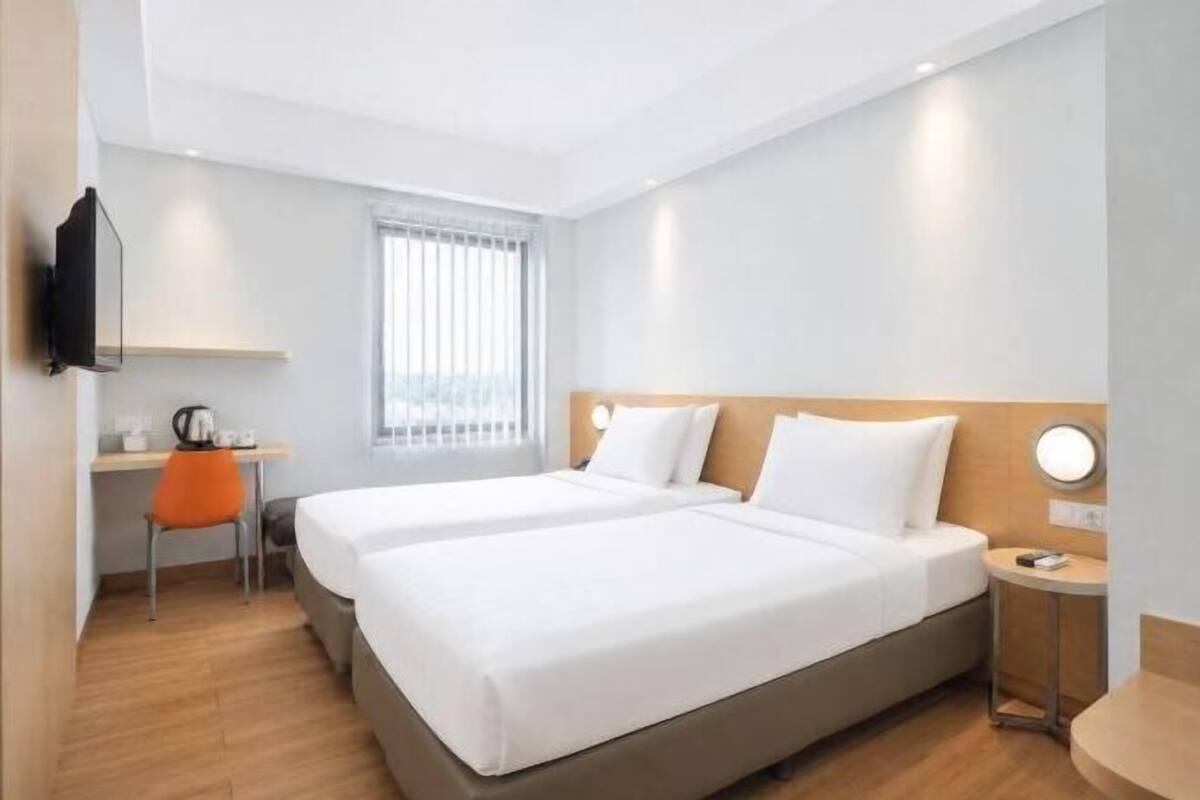 In-room safe, desk, blackout drapes, soundproofing