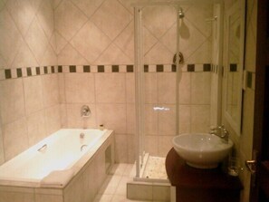 Bathroom - Homestay Travel Guest House (Roodepoort)