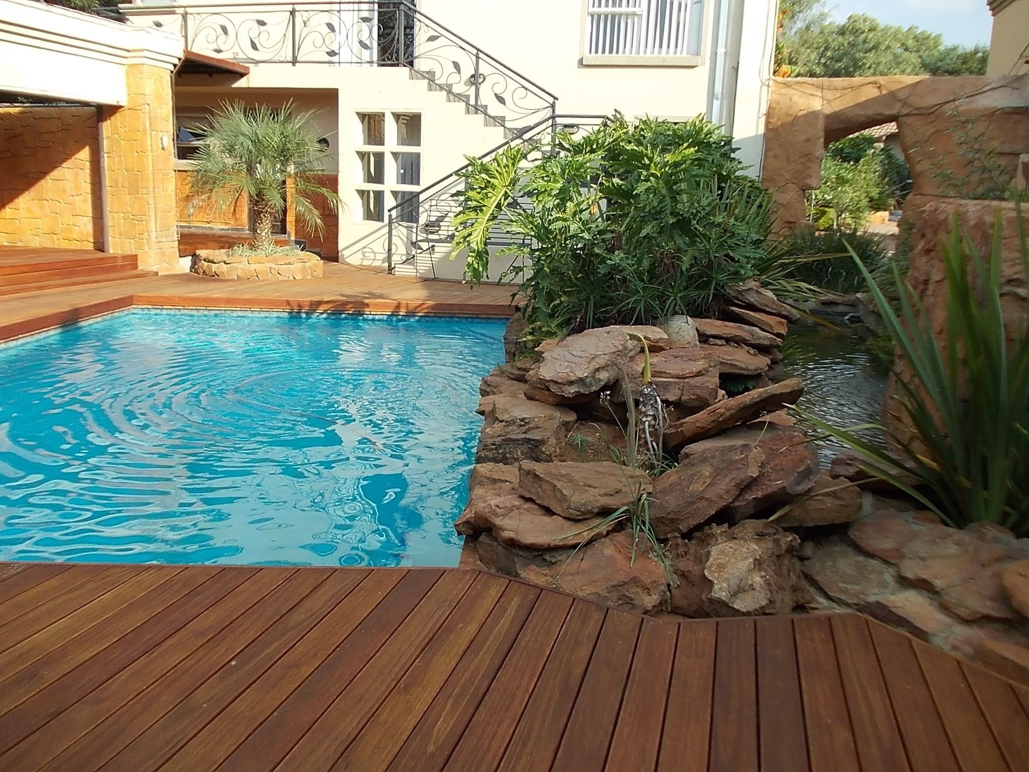 Kolam renang outdoor