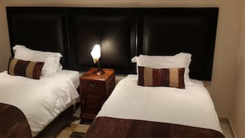 Premium bedding, in-room safe, desk, iron/ironing board