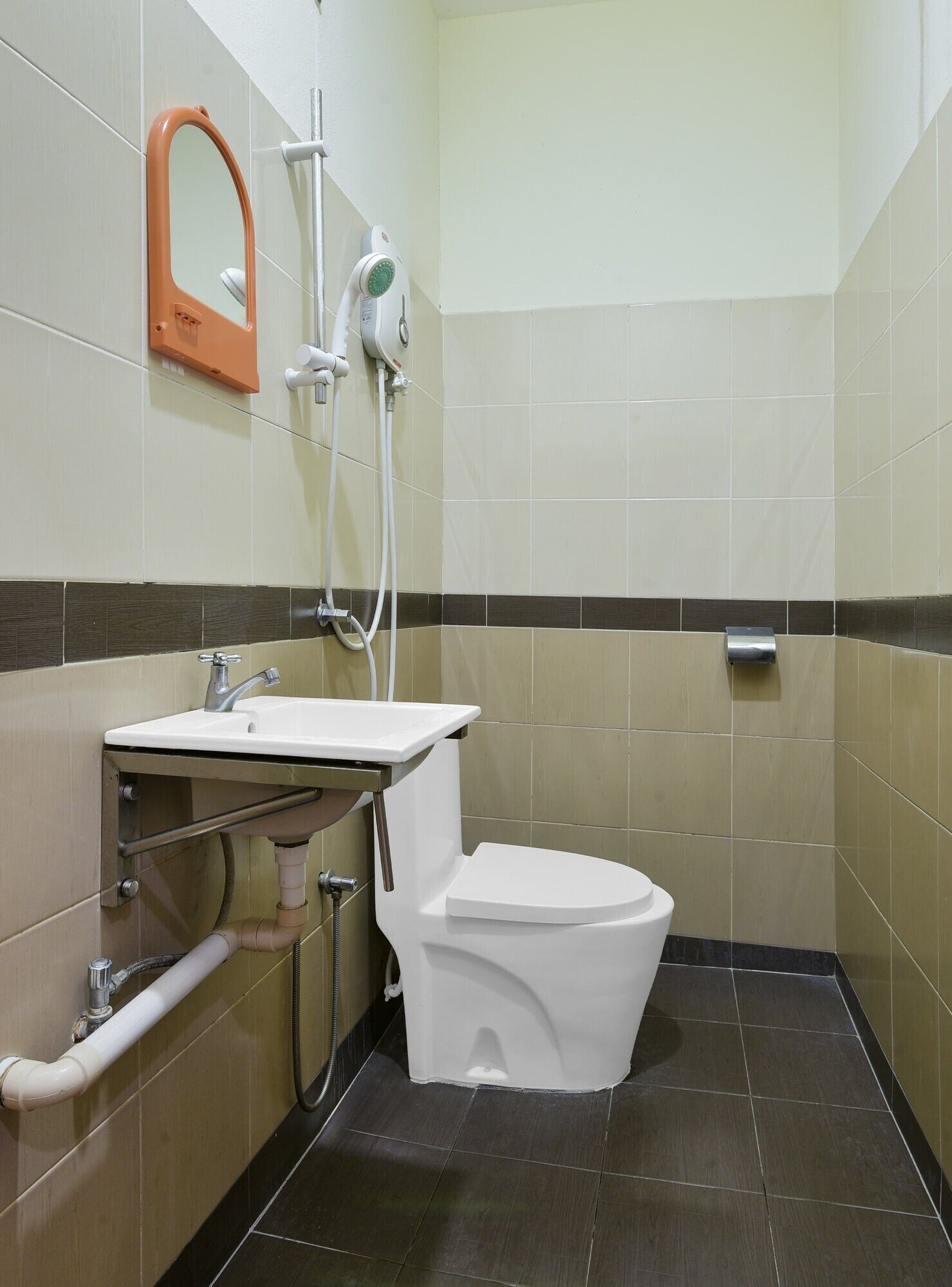 Deluxe Double Room | Bathroom | Shower, free toiletries, hair dryer, bidet