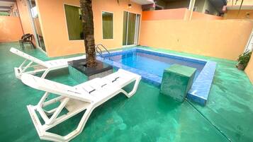 Villa, cÎté jardin | Piscine privée