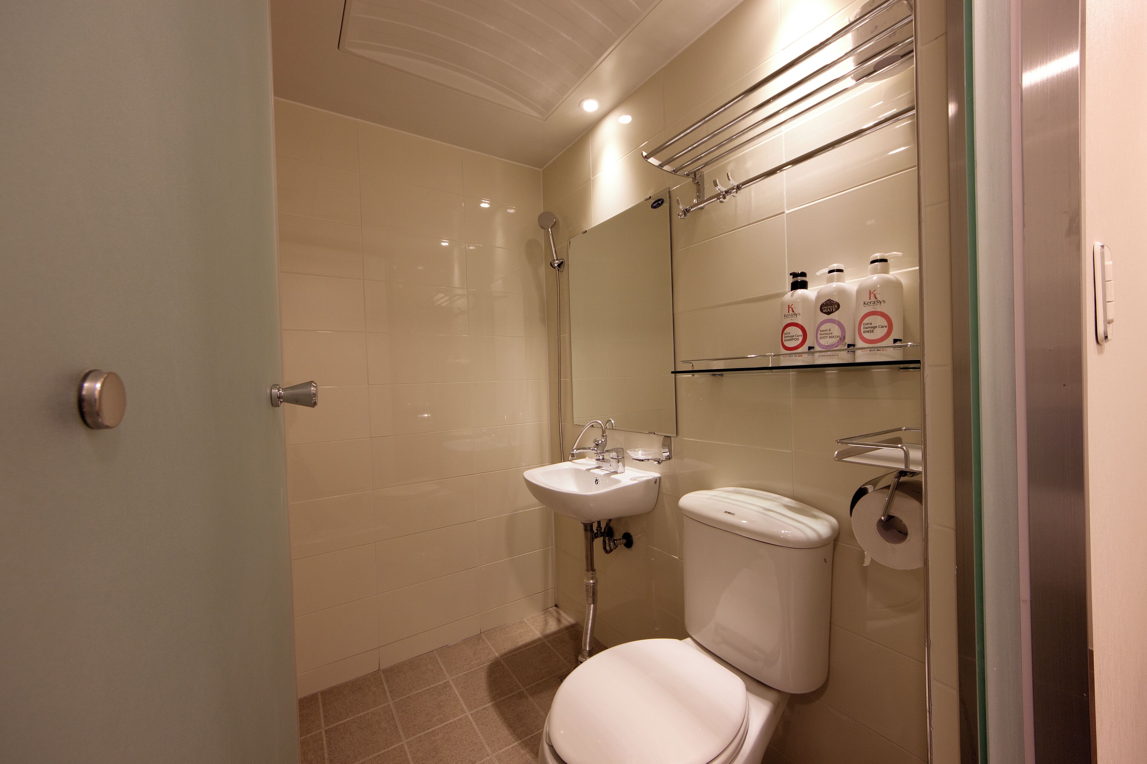 Photo - K-Guesthouse Myeongdong 1