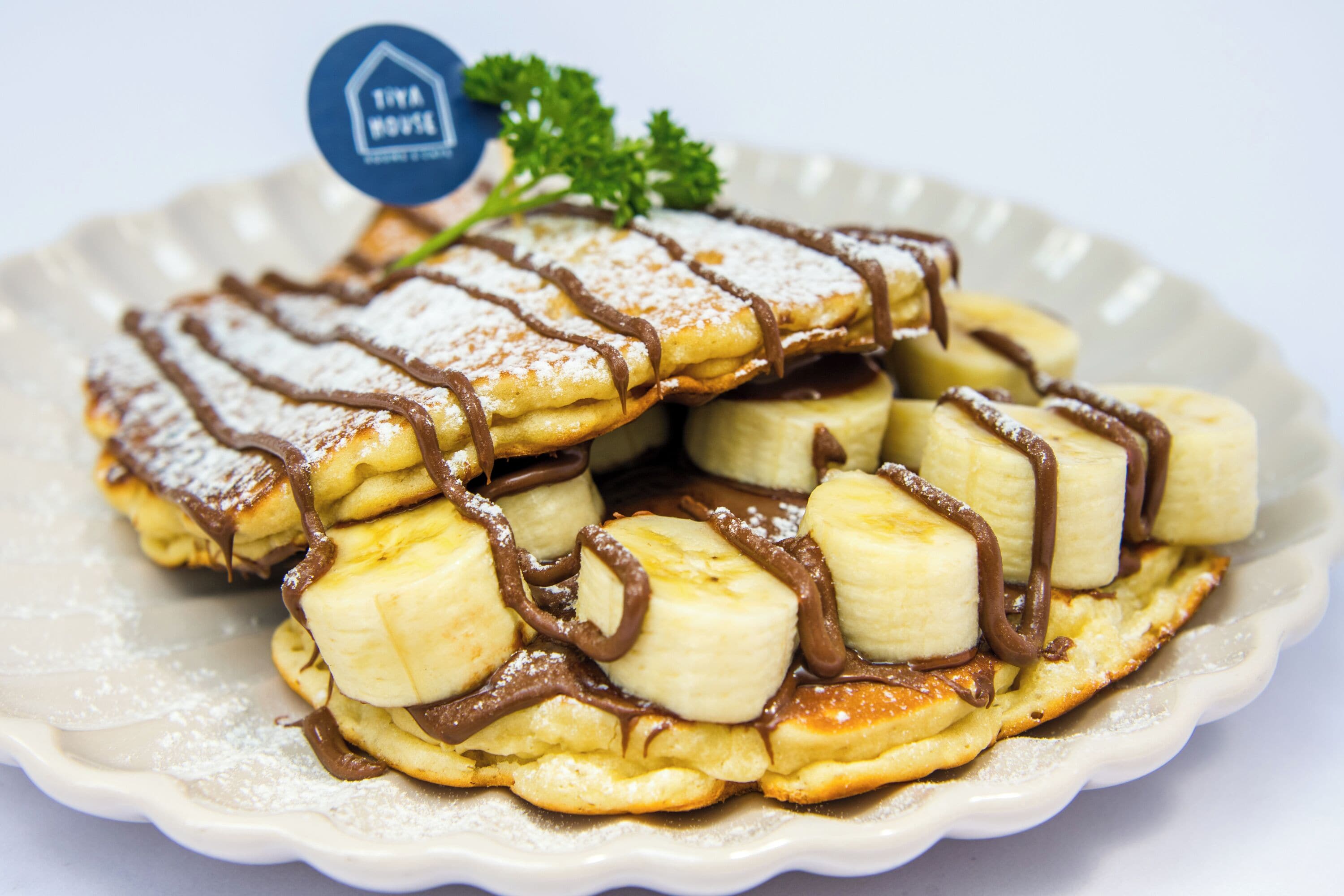 daily cooked-to-order breakfast for a fee