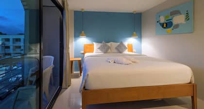 Tiya House Rooms & Cafe