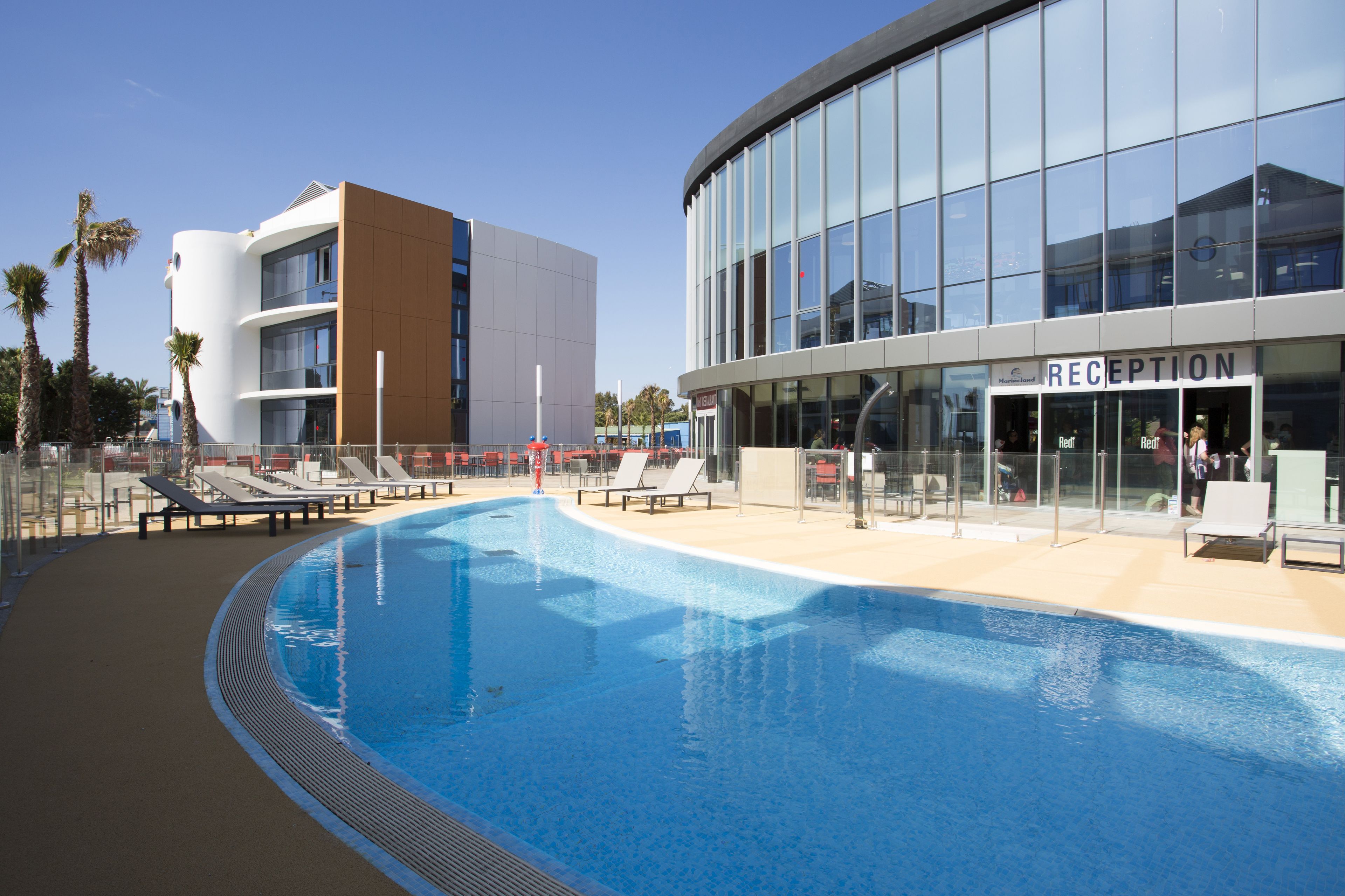 seasonal outdoor pool, open 10:00 am to 6:00 pm, pool loungers