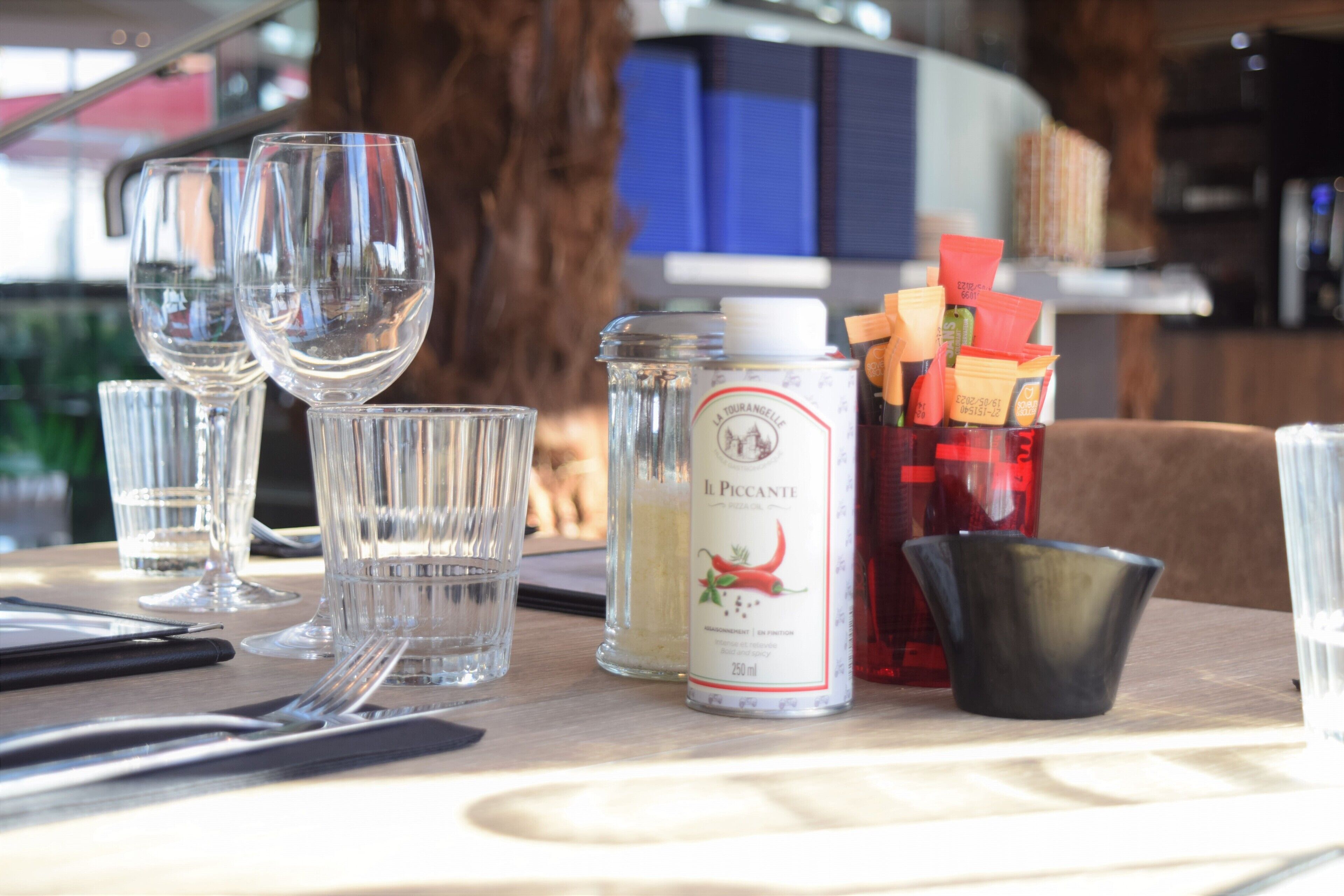 breakfast, lunch and dinner served