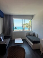 Suite | Premium bedding, in-room safe, desk, laptop workspace