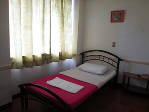 Chambre Standard avec lits jumeaux | Bureau, rideaux occultants, Wi-Fi gratuit