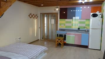 Duplex, Multiple Beds (Ondol) | Private kitchen | Full-size fridge, microwave, electric kettle, rice cooker