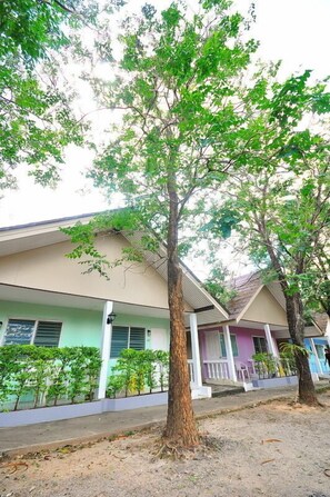 Standard Double Room | Blackout drapes, free WiFi - Krabi Flora Hotel (Krabi)