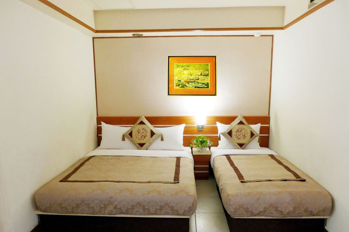 Phòng 3 Tiêu chuẩn | Minibar, màn/rèm cản sáng, truy cập Internet không dây miễn phí 