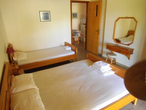 Lägenhet - 2 sovrum - balkong - utsikt mot trädgården | Memory foam-madrasser, individuell inredning och unika möbler