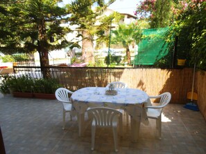 Studio - balkong - utsikt mot trädgården | Utsikt från rummet