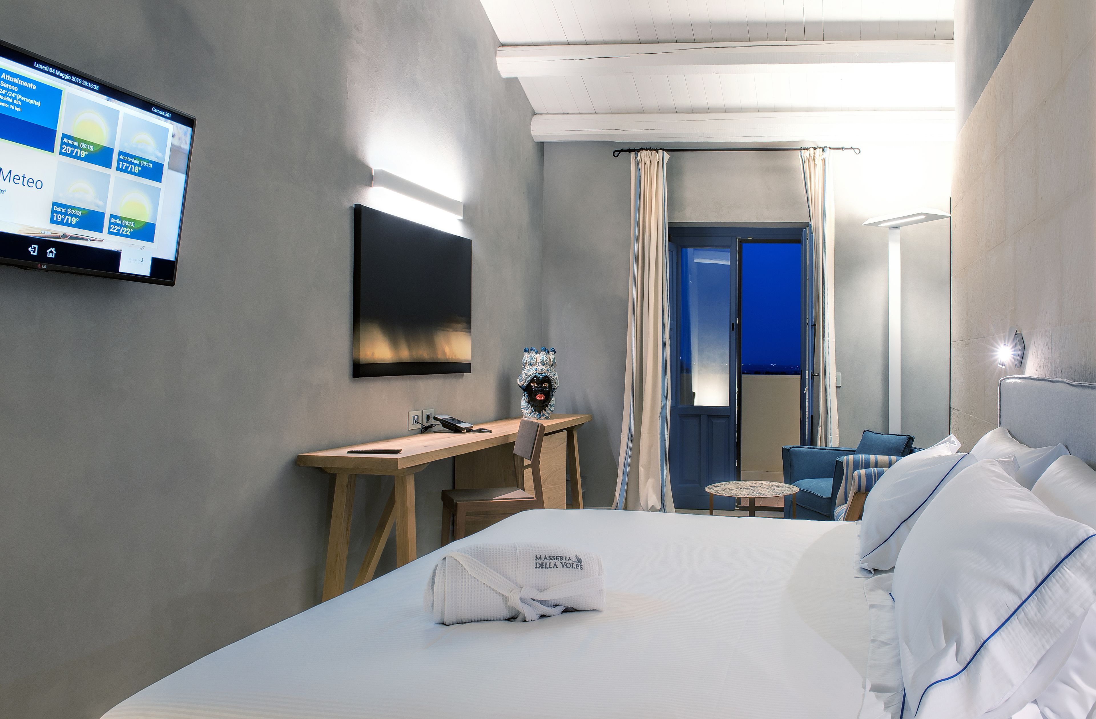 Premium bedding, down duvets, minibar, in-room safe