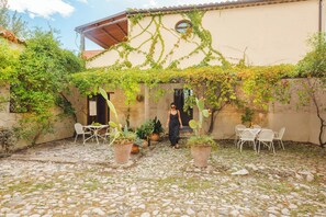 Apartment, 2 Bedrooms | Exterior