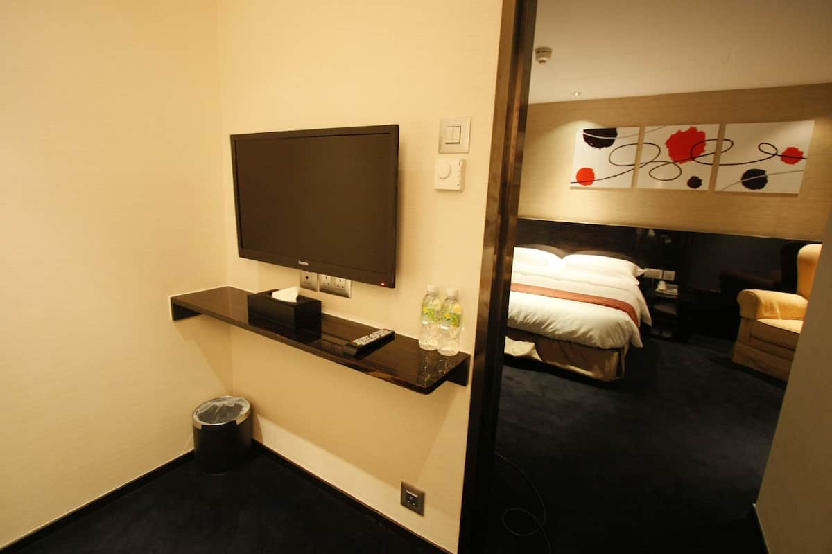 Executive Suite | Rollaway beds, free WiFi